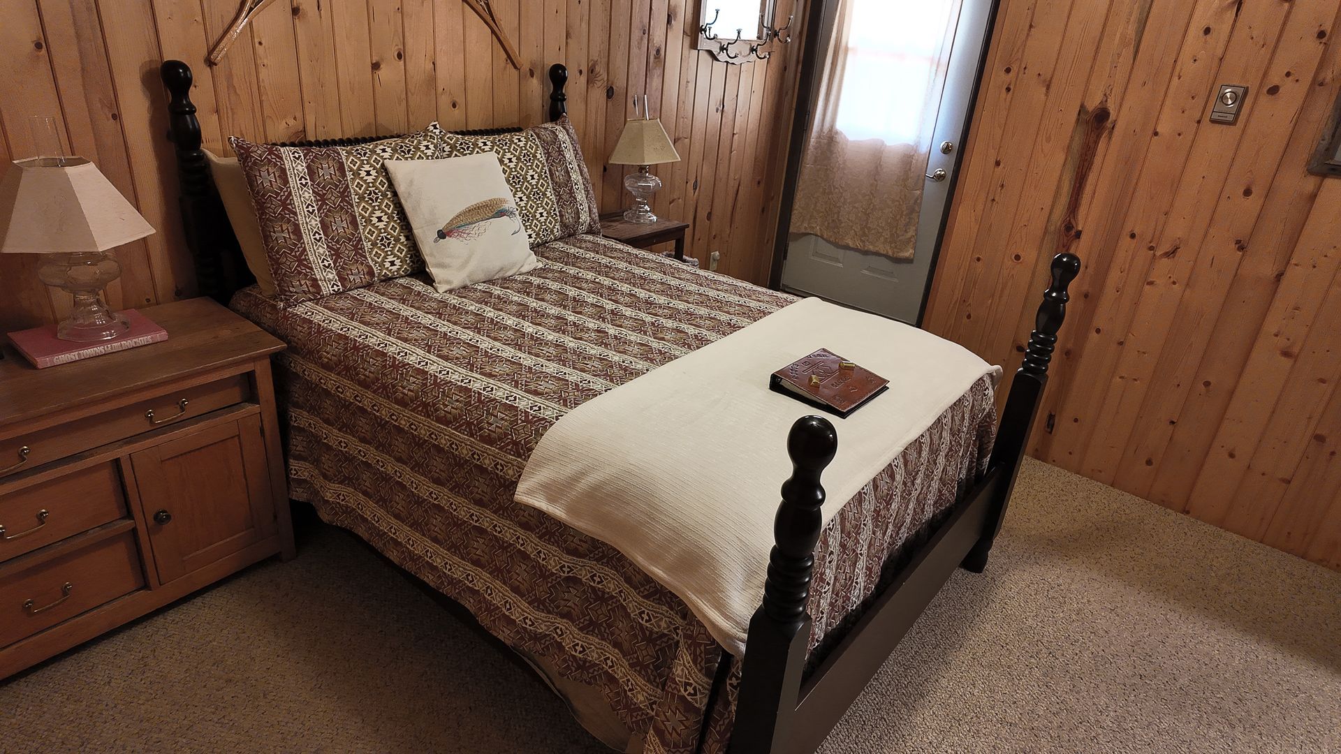 North Fork Ranch Wildhorse cabinNorth Fork Ranch Wildhorse cabin