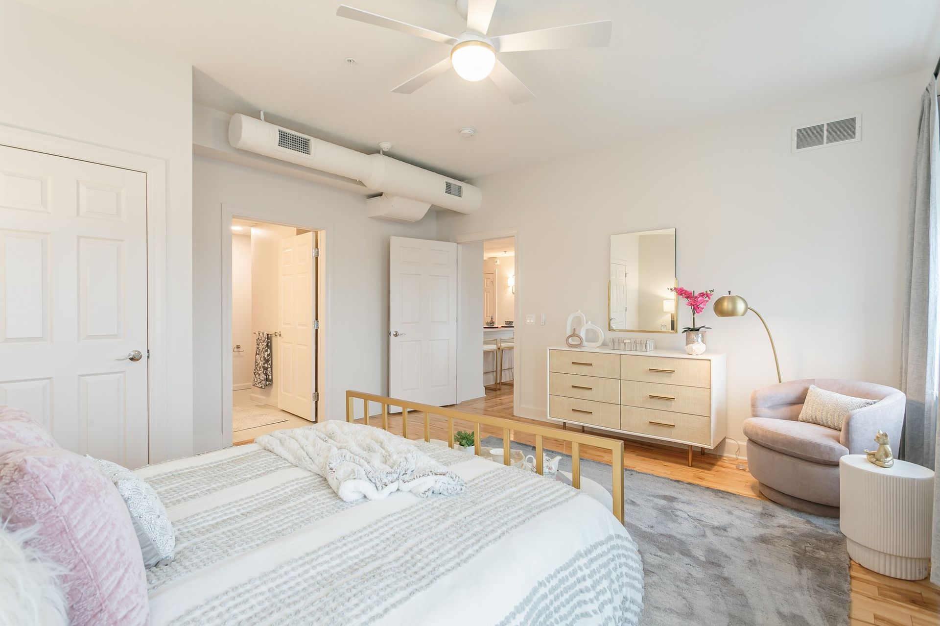 Bedroom with en suite bathroom