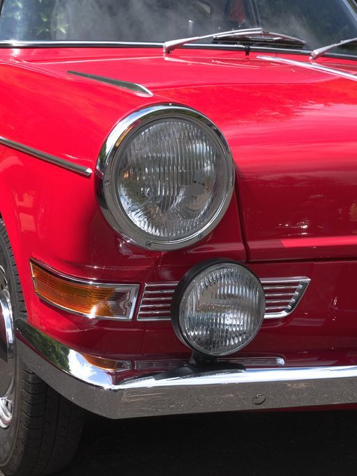 BMW 700