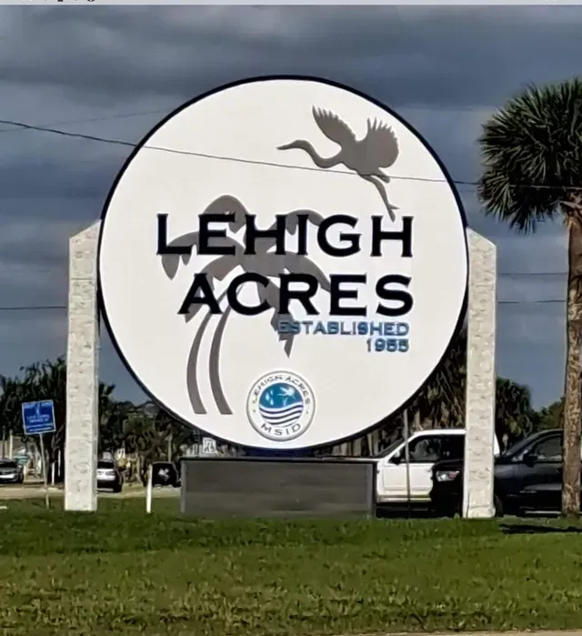 A sign for lehigh acres established in 1985