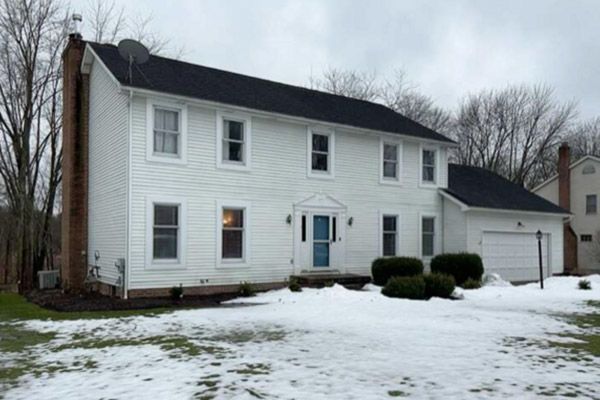 Front House with White Siding — Kent, OH — ARC Contracting of Ohio LLC