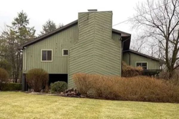 Before House Vinyl Siding Replacement — Kent, OH — ARC Contracting of Ohio LLC