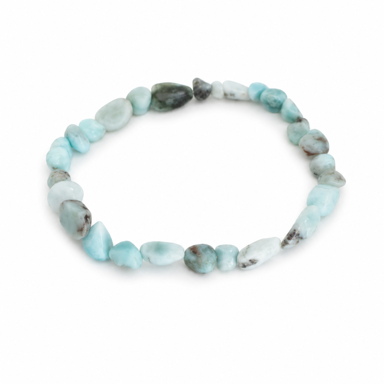 Handgemaakte larimar armband met natuurlijke chipkralen van circa 6 mm