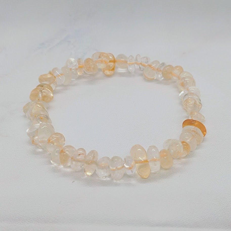 armband van citrien onregelmatige natuursteenkralen met een frisse warme geel/oranje kleur