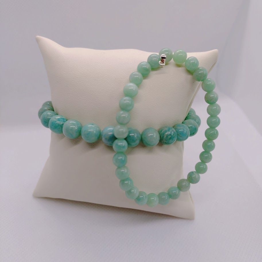 Matching armbandenset (2 stuks) met amazonietkralen, 8mm en 6mm, geregen op elastiek