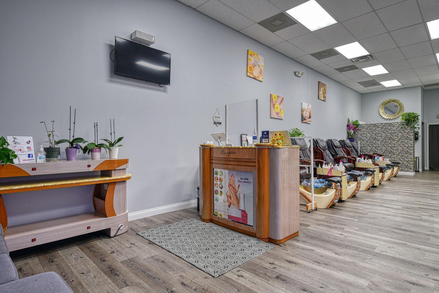 Nail Envy Spa Pedicure Station, St. Louis MO 63127