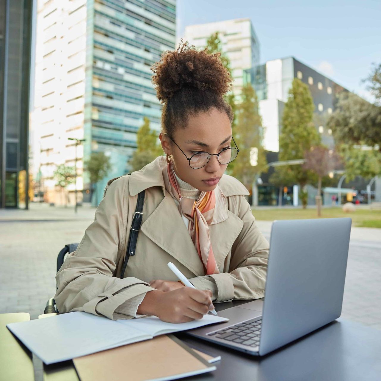 girl taking online course