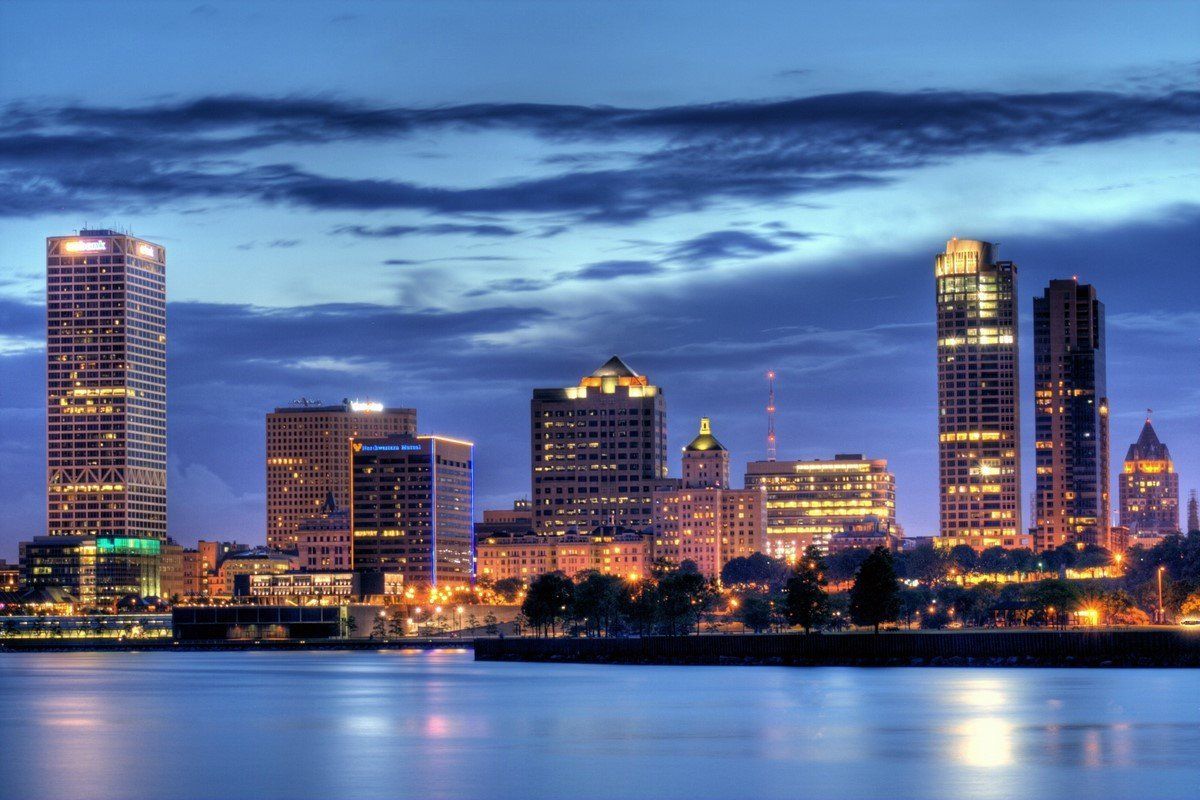 milwaukee city skyline