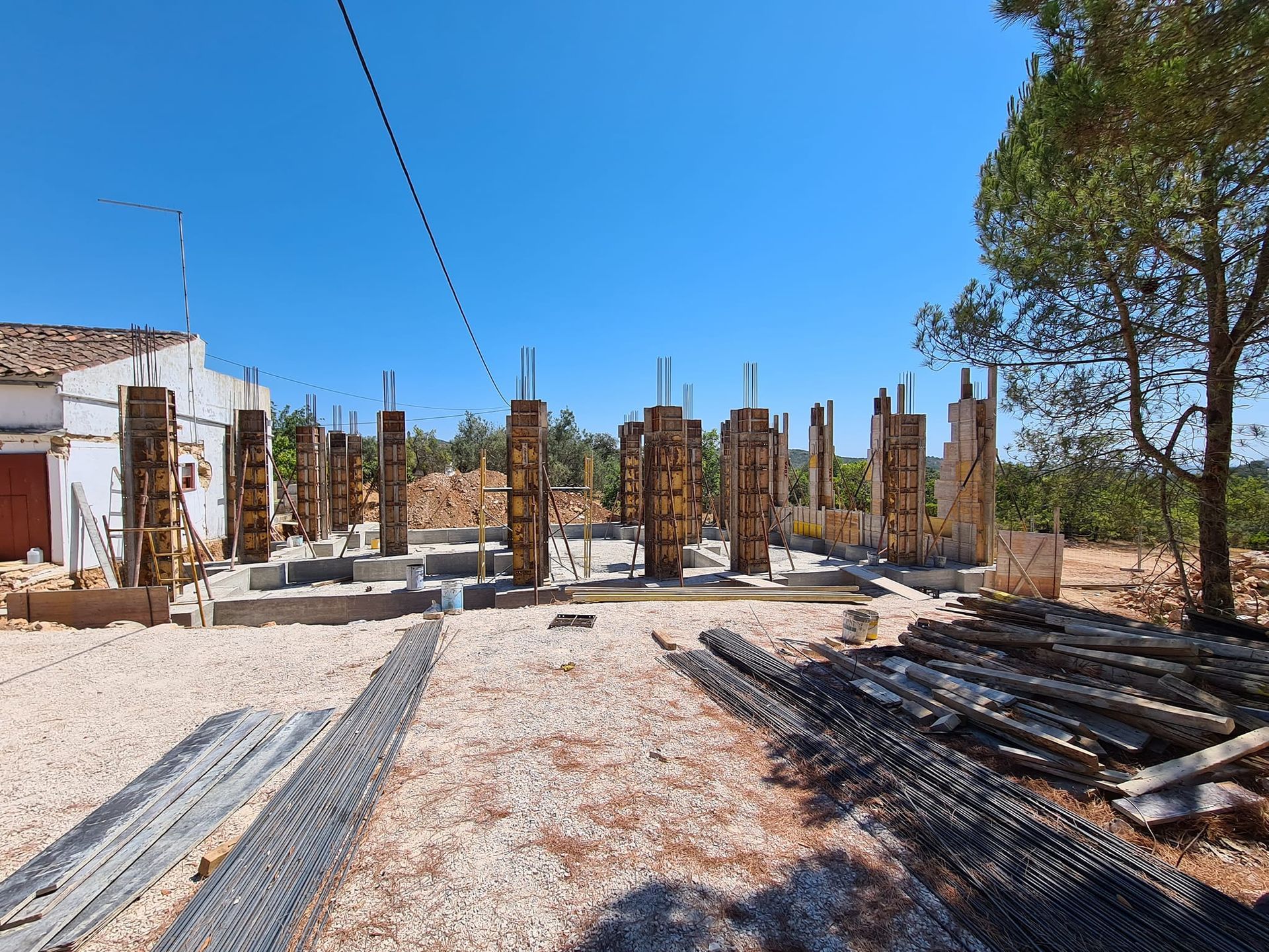 Ampliação e Construção integral Santa Barbara de Nexe - PRO RMR