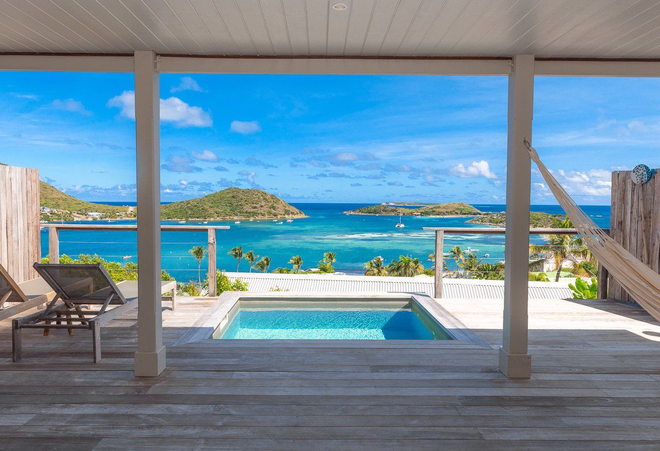 Exclusive suite with private plunge pool & caribbean sea view