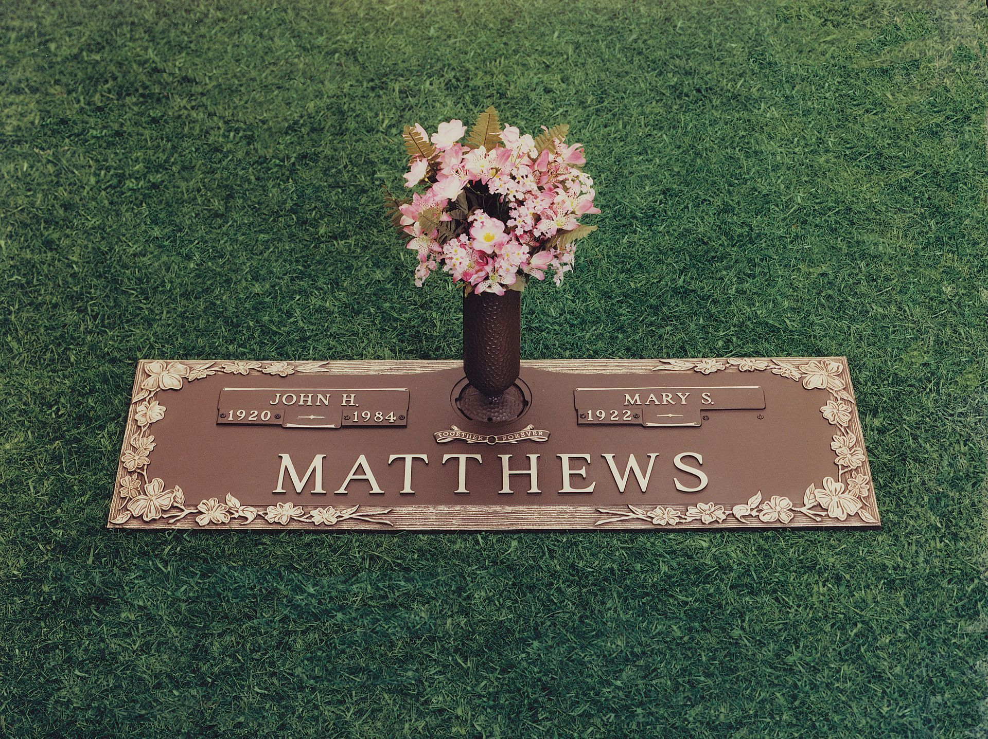 Tribute burial grave marker Hiwassee Memorial Gardens in TN