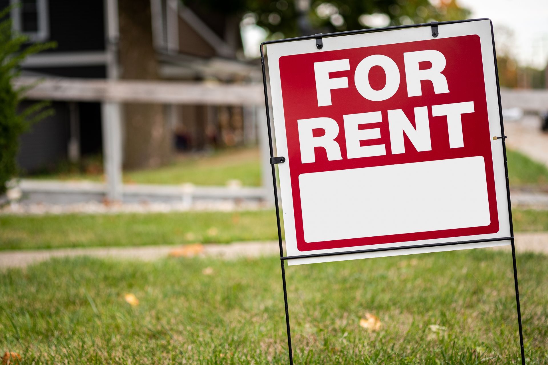 A “For Rent” sign in front of an apartment home for rent near Richmond