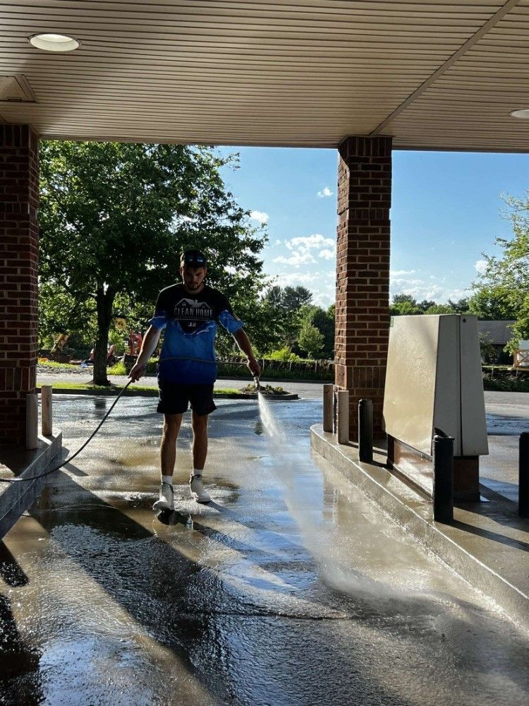 Professional Worker Doing Commercial Building Wall Cleaning Professional Worker Doing Commercial Building Wall Cleaning