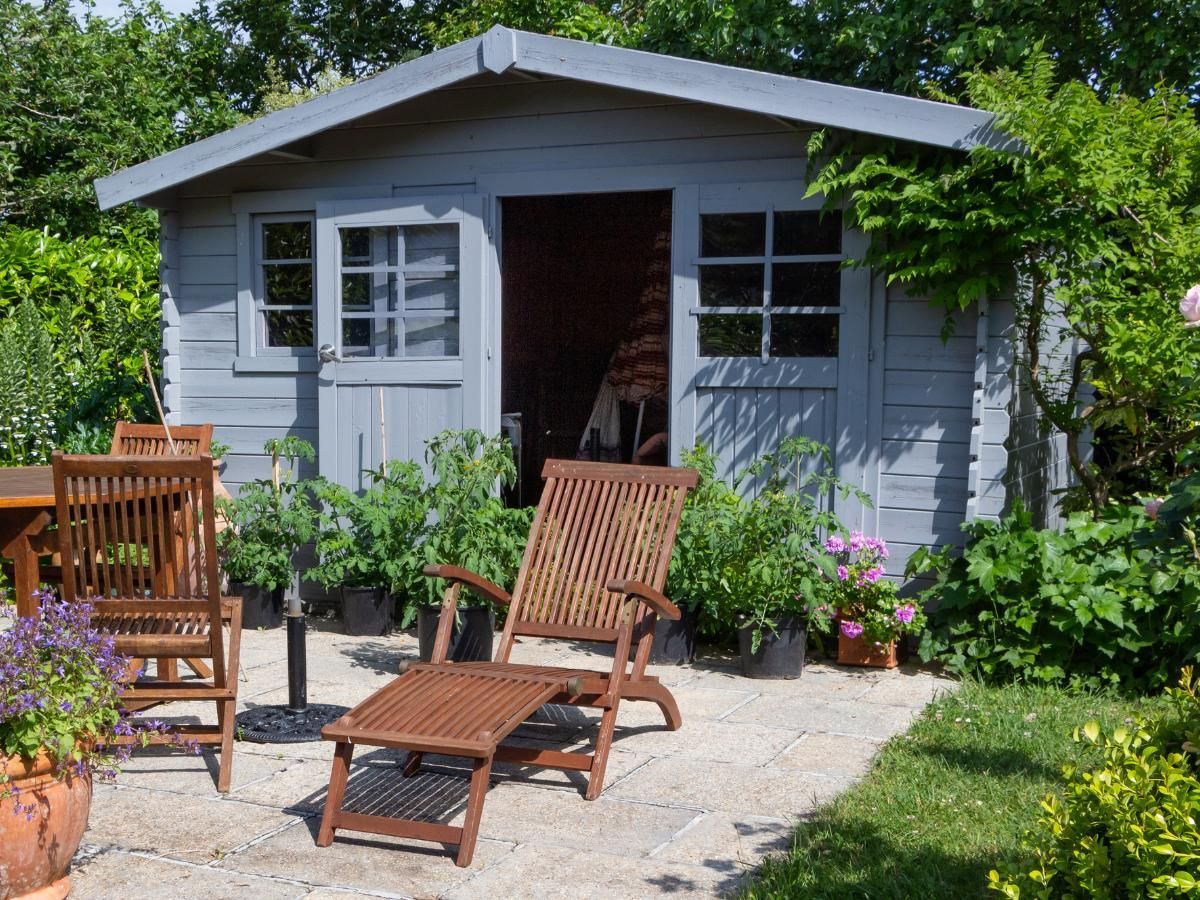 garden summer house in Sheffield