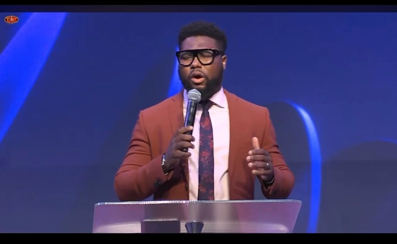 Michael O. Olamide also known as Enny Praise is a Music Minister, Pastor  and an IT Professional. The CEO & Founder of  HBG Technologies LTD.  The company behind  i-SERV App for Nigeria