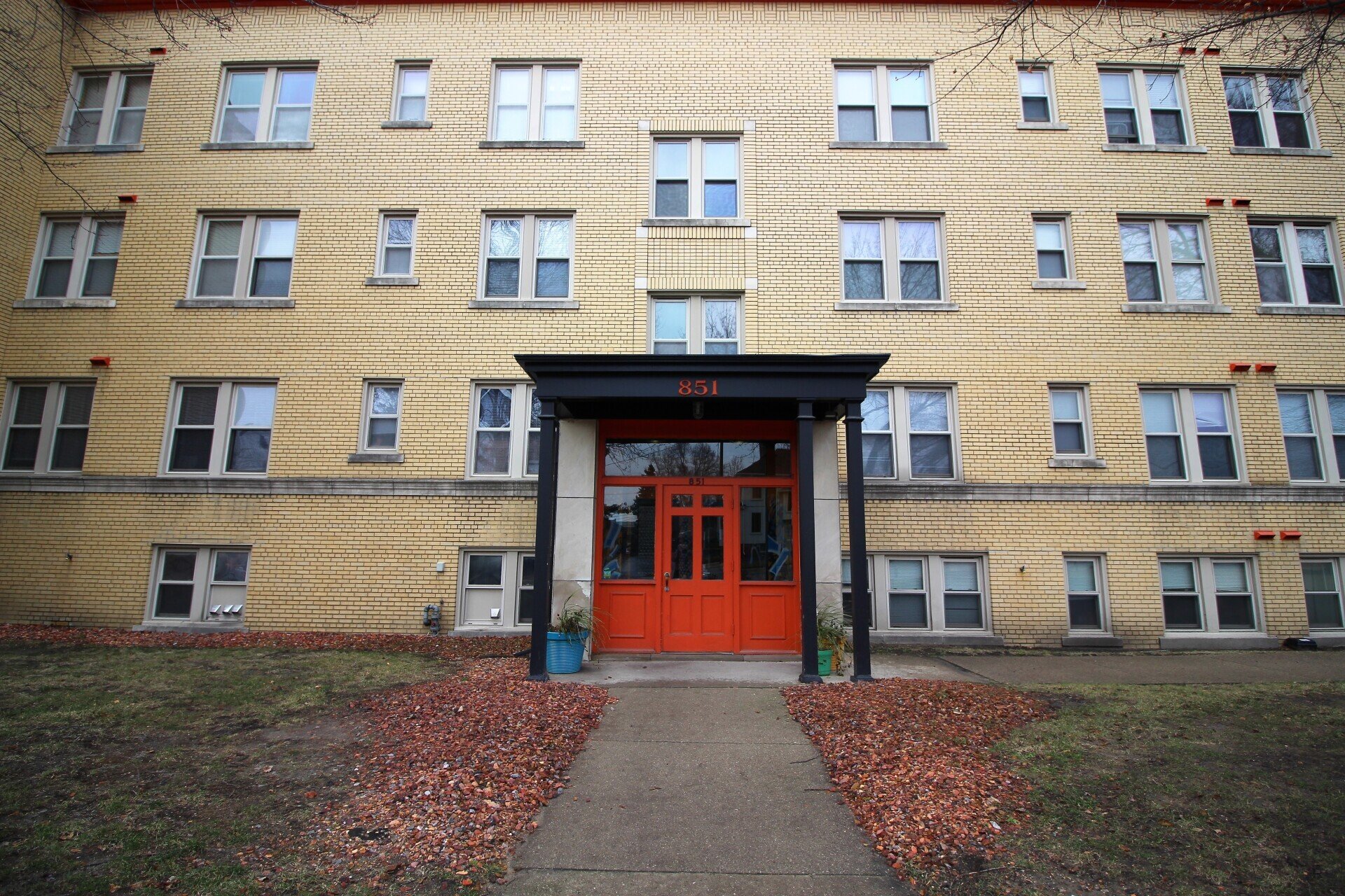 The Oakwood Manor Apartments