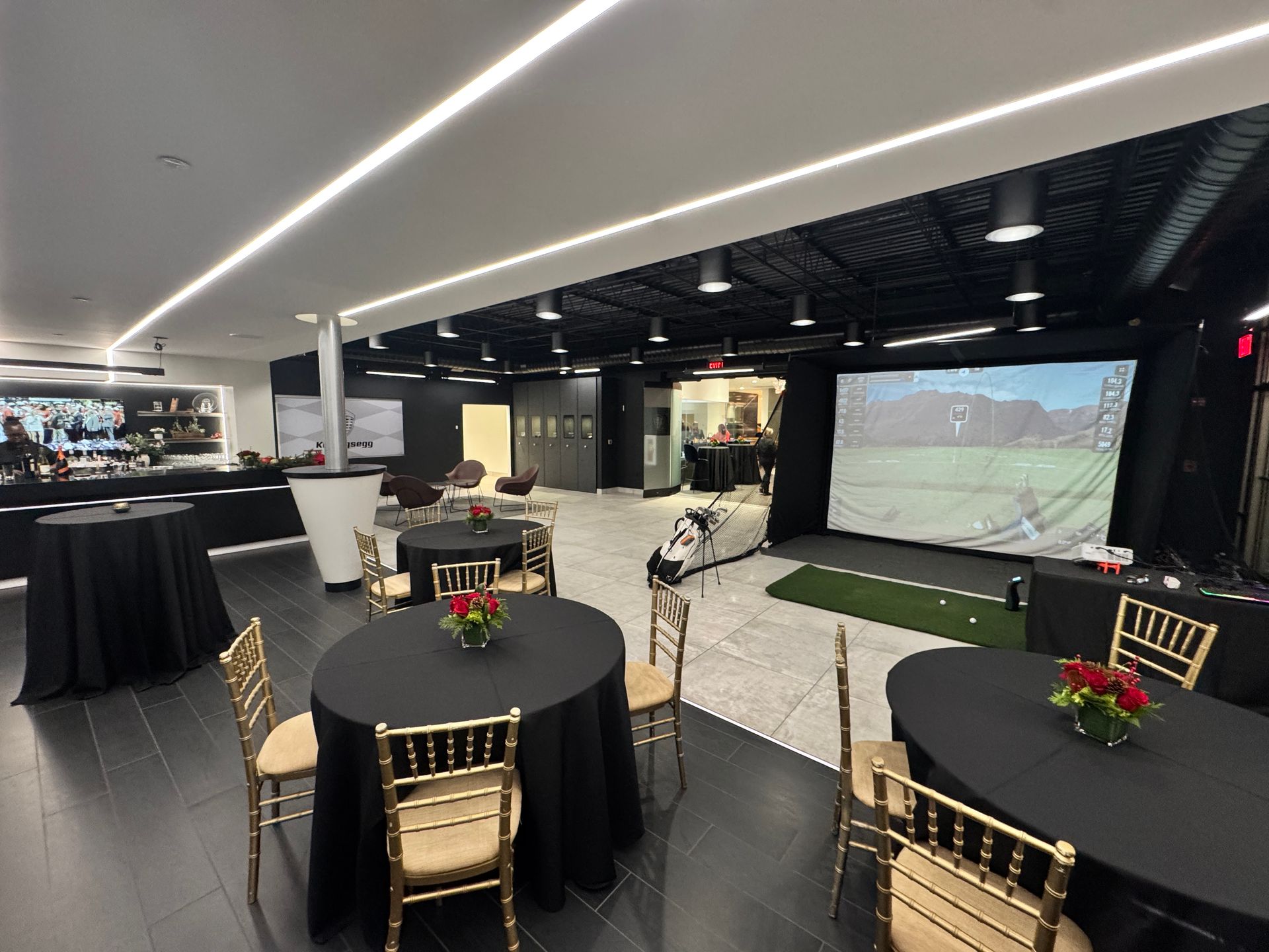 Using a Mobile Golf Simulator for Corporate Event
