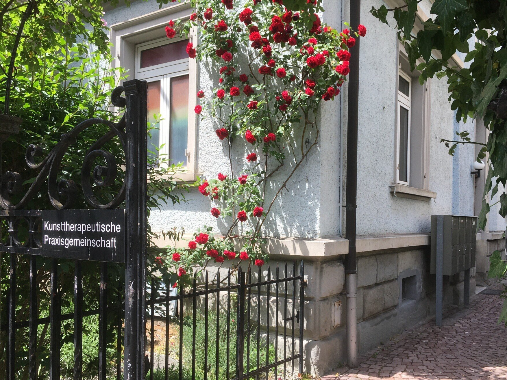 Aussenansicht KunstTherapieRaum Aussenansicht KunstTherapieRaum – Praxis für Gestaltungs- und Maltherapie
