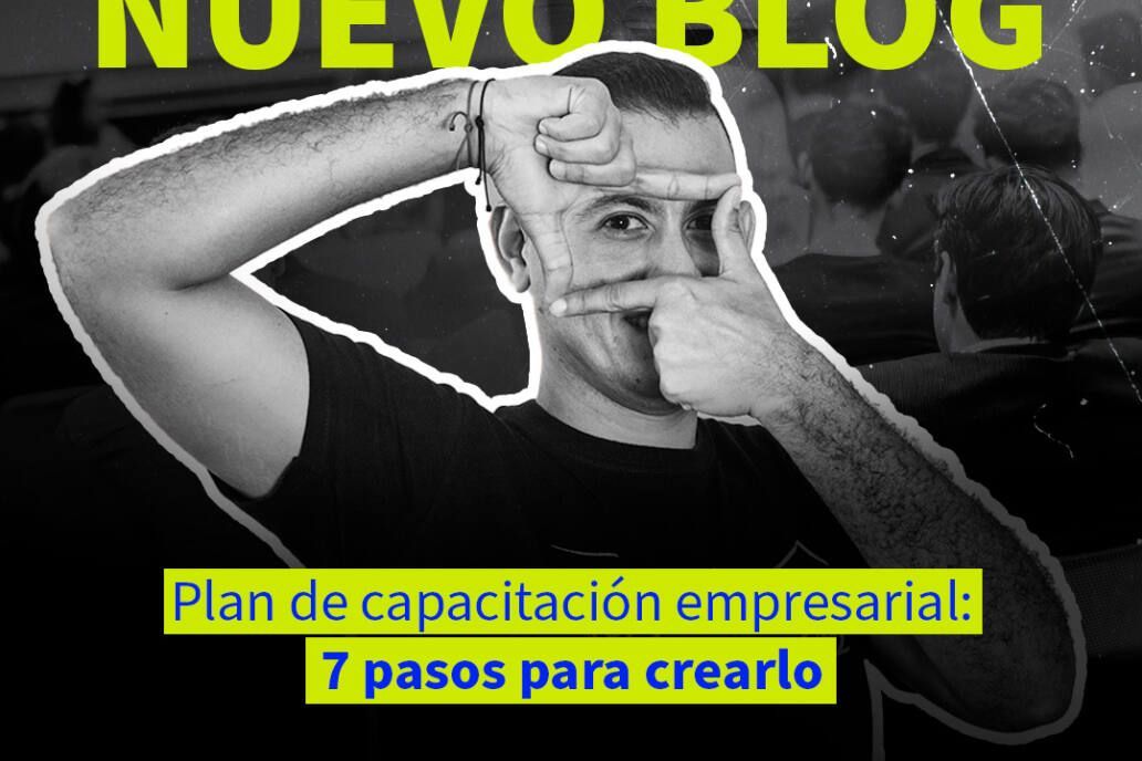 Un hombre se cubre la cara con las manos en una fotografía en blanco y negro.