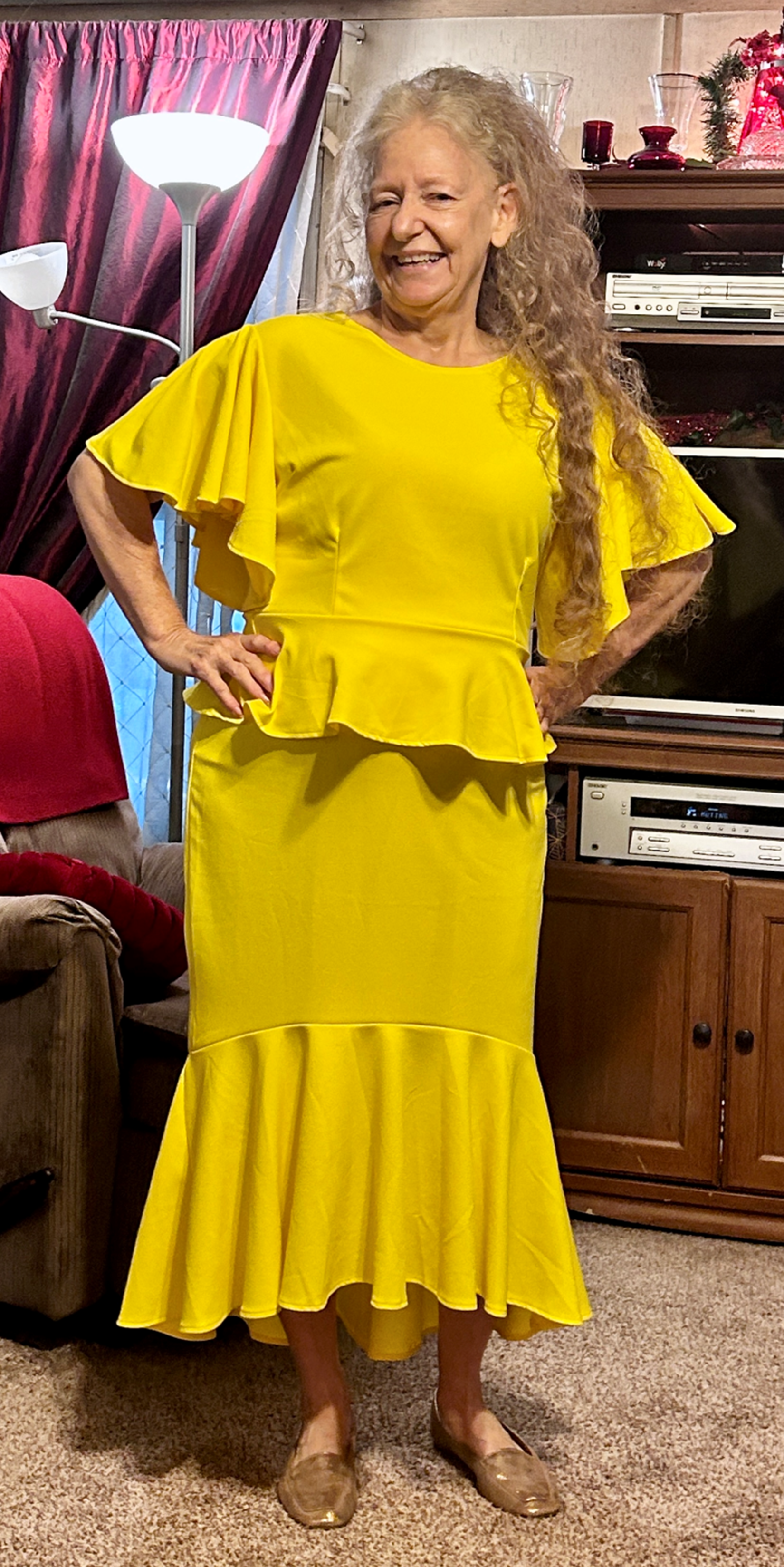 lady in yellow dress, posing
   