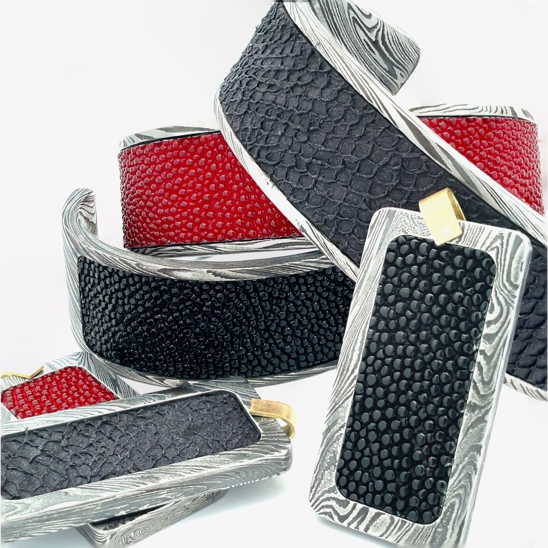 Damascus Cuff with Inlay - Stingray
