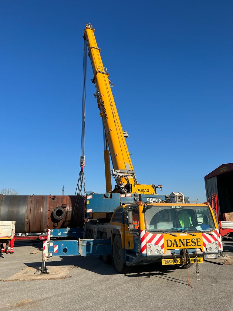 220 ton demag