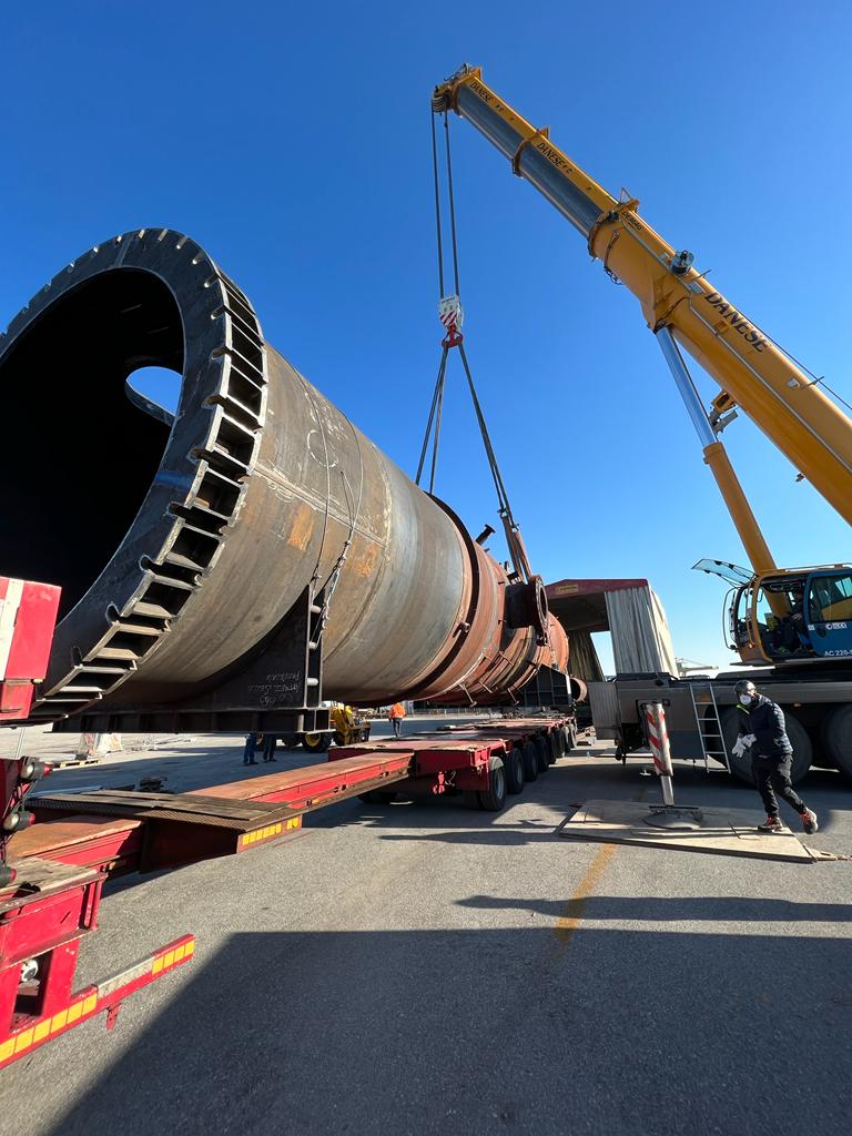 220 ton demag