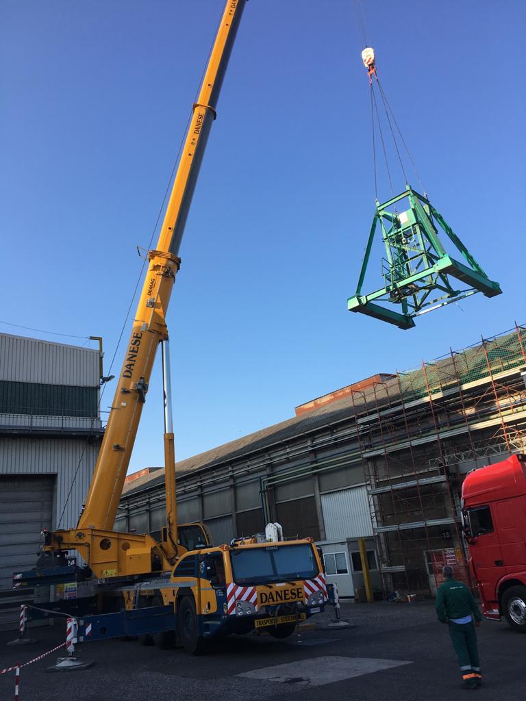 220 ton demag