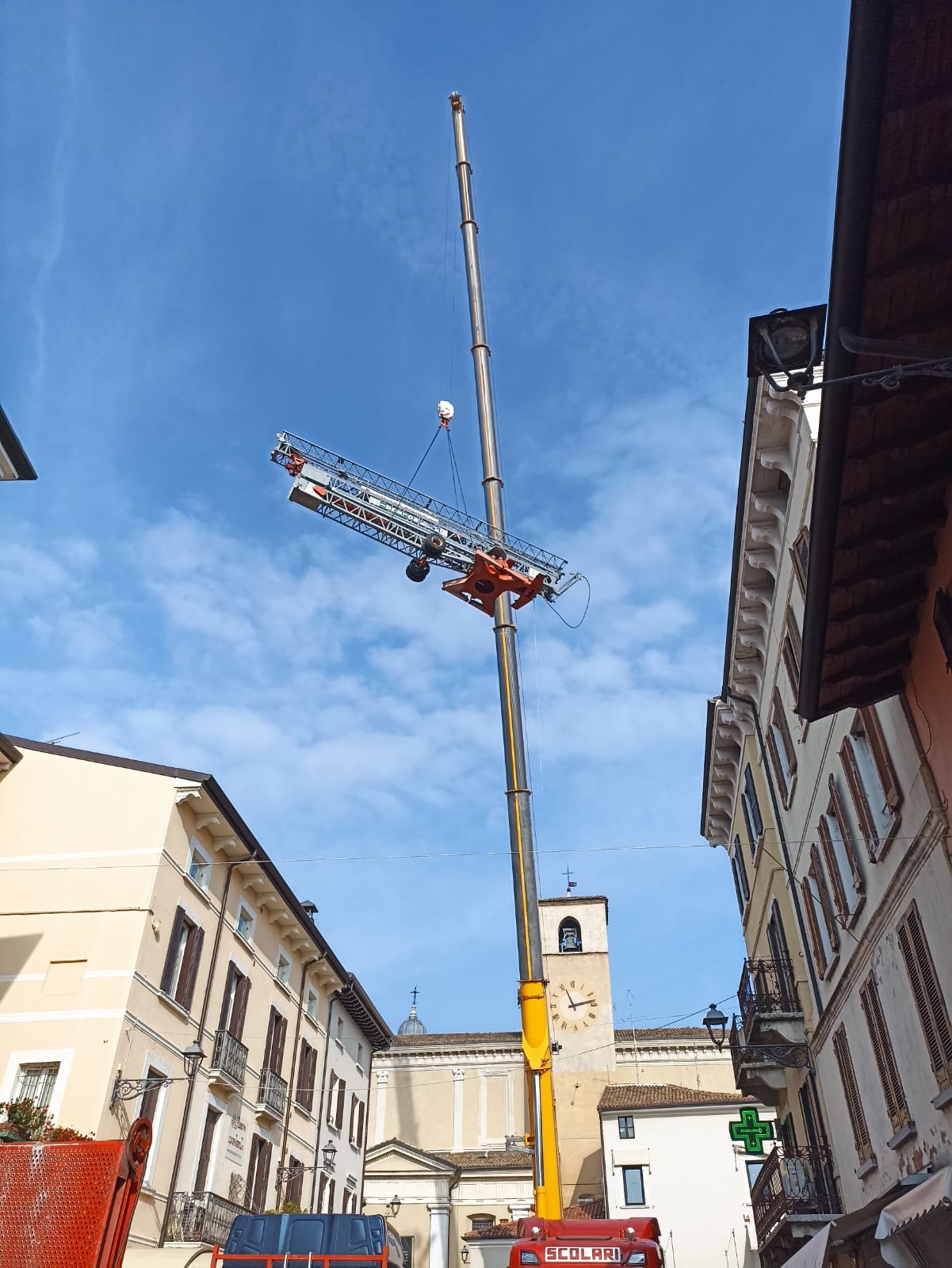 220 ton demag