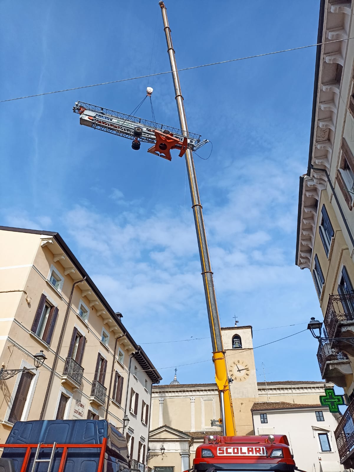 220 ton demag