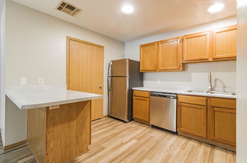 the Ridges at bentonville kitchen and fridge with door