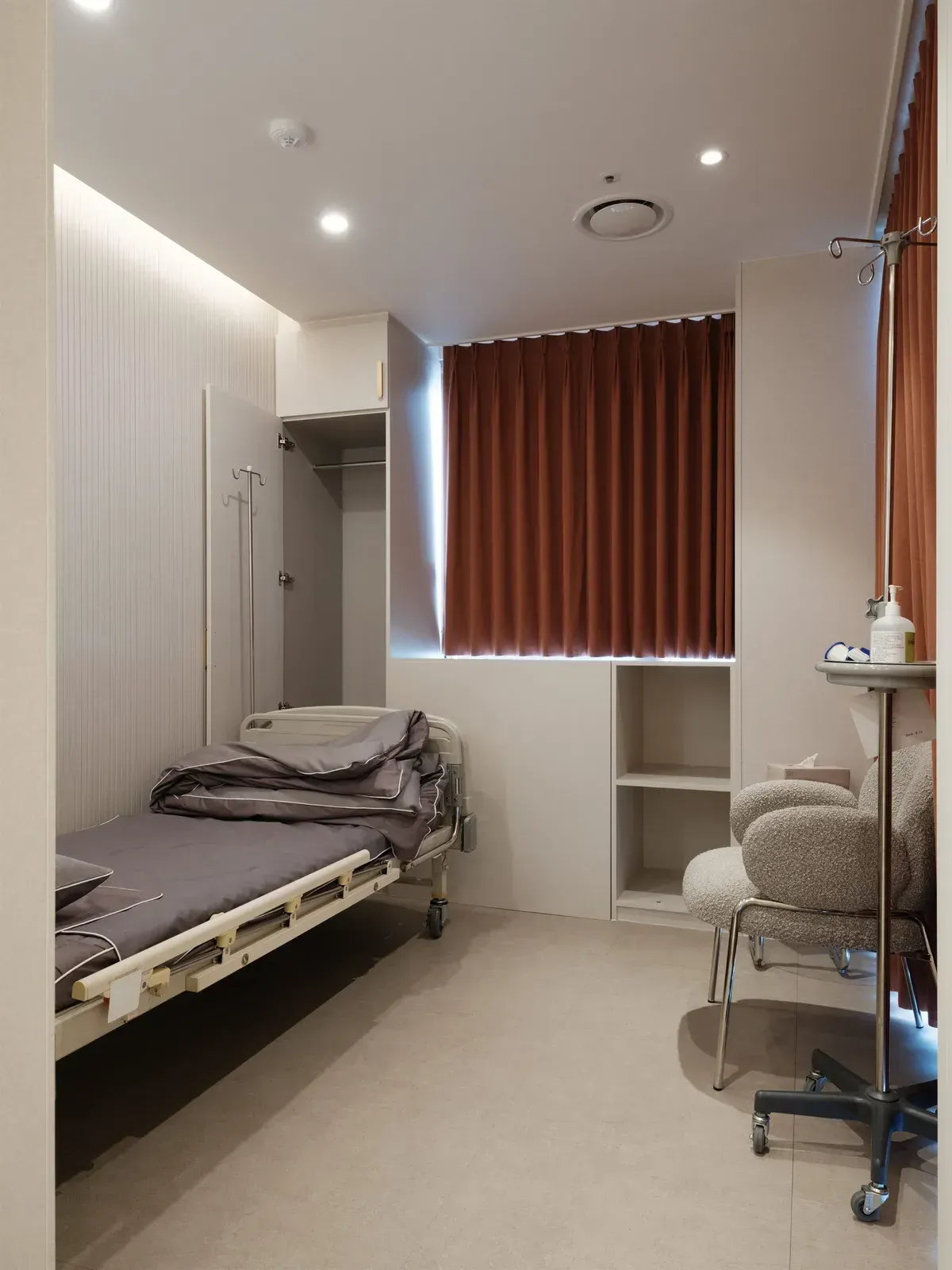 Recovery room shown on the official 365mc international services website