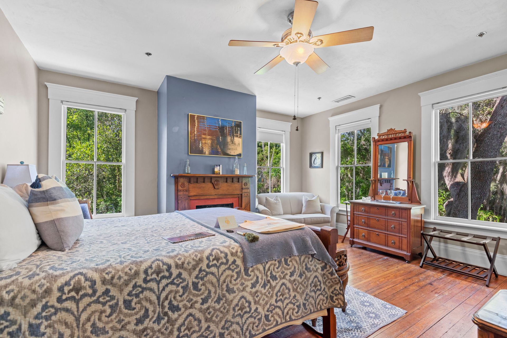 The Laurel Oak Inn in Gainesville FL