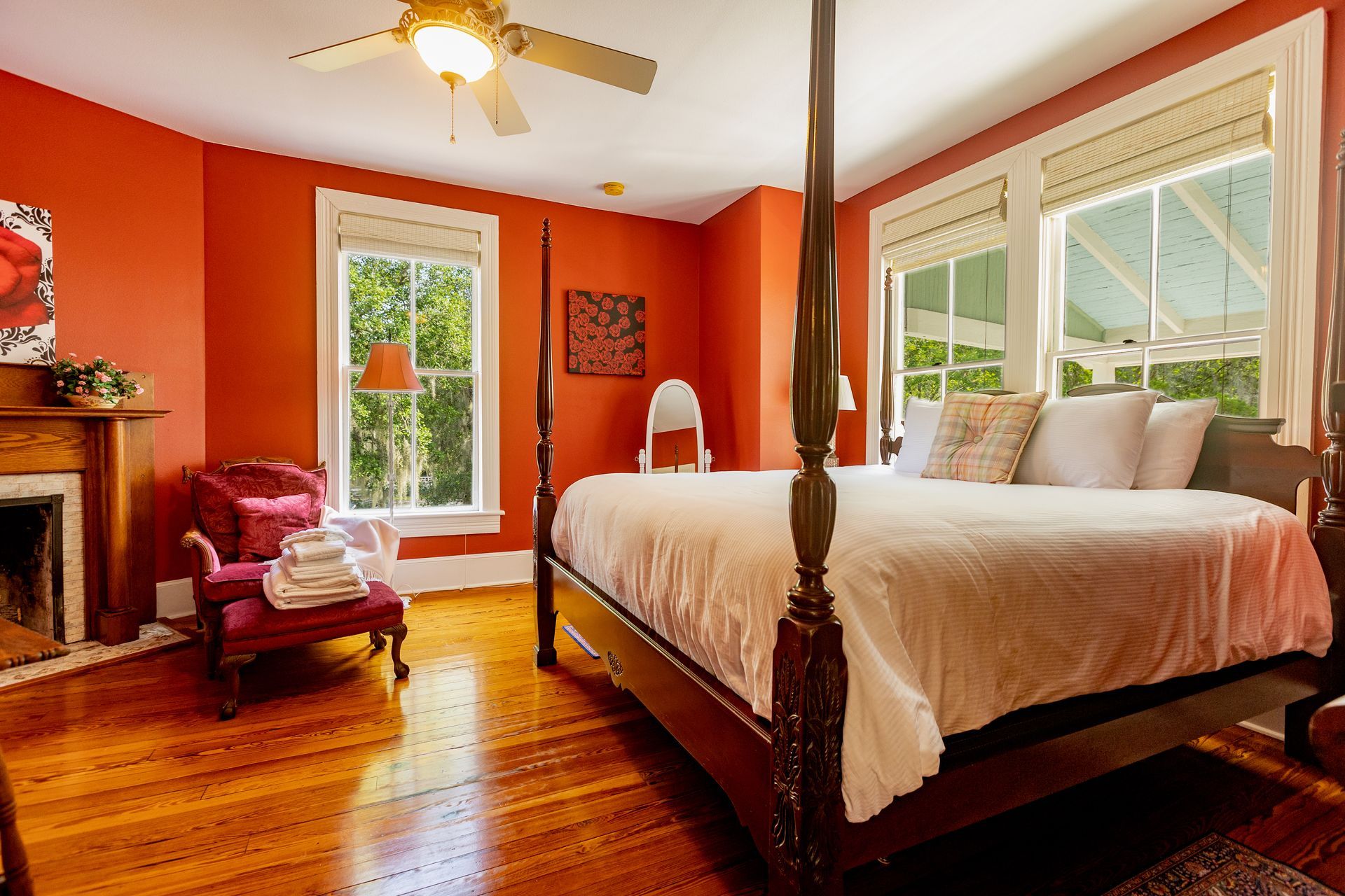 The beautiful Camellia Rose Inn - the best hotel in Gainesville, FL.