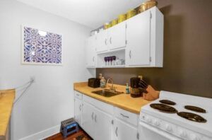 Beautiful Historic 1 Bedroom Apartment