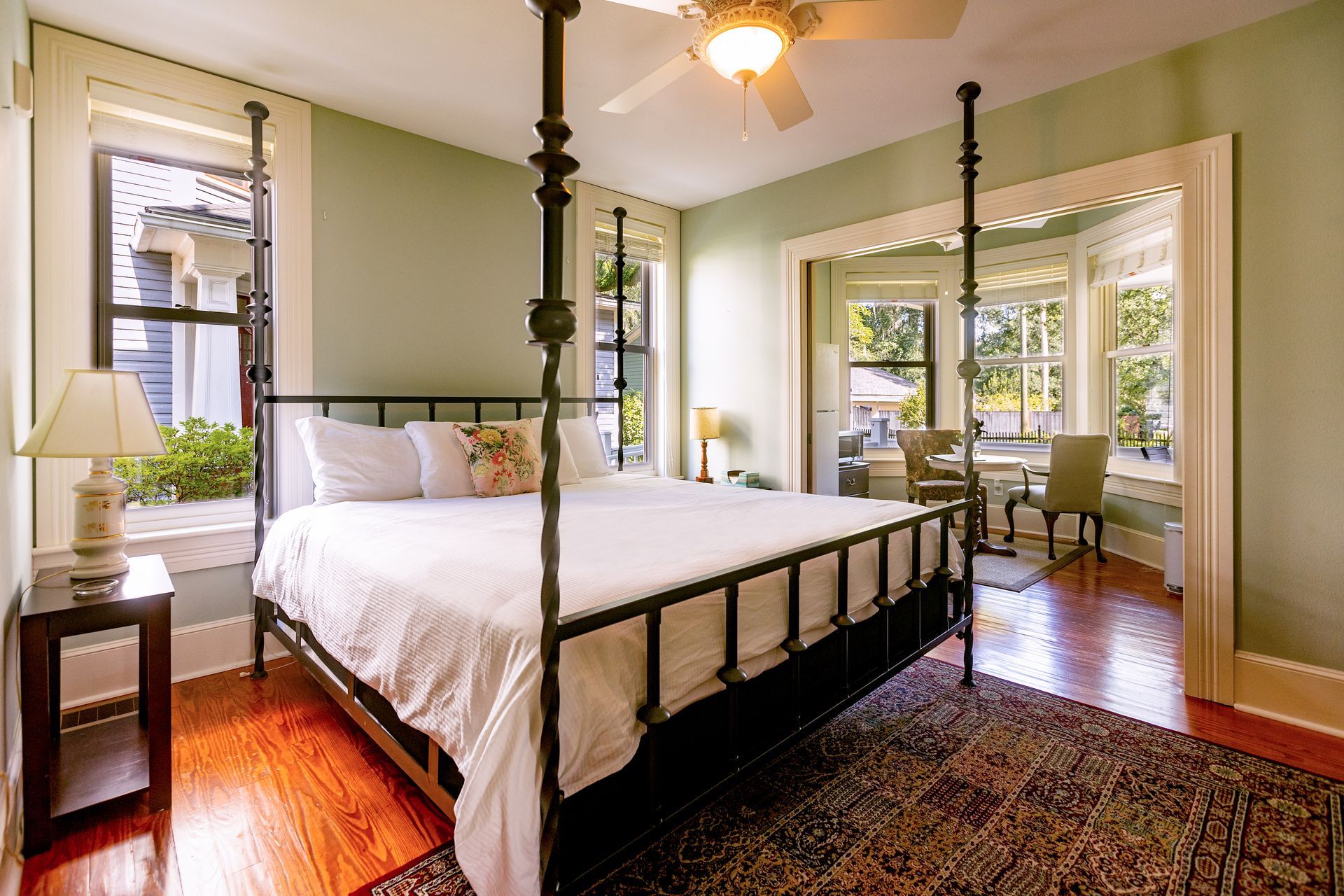 The beautiful Camellia Rose Inn - the best hotel in Gainesville, FL.