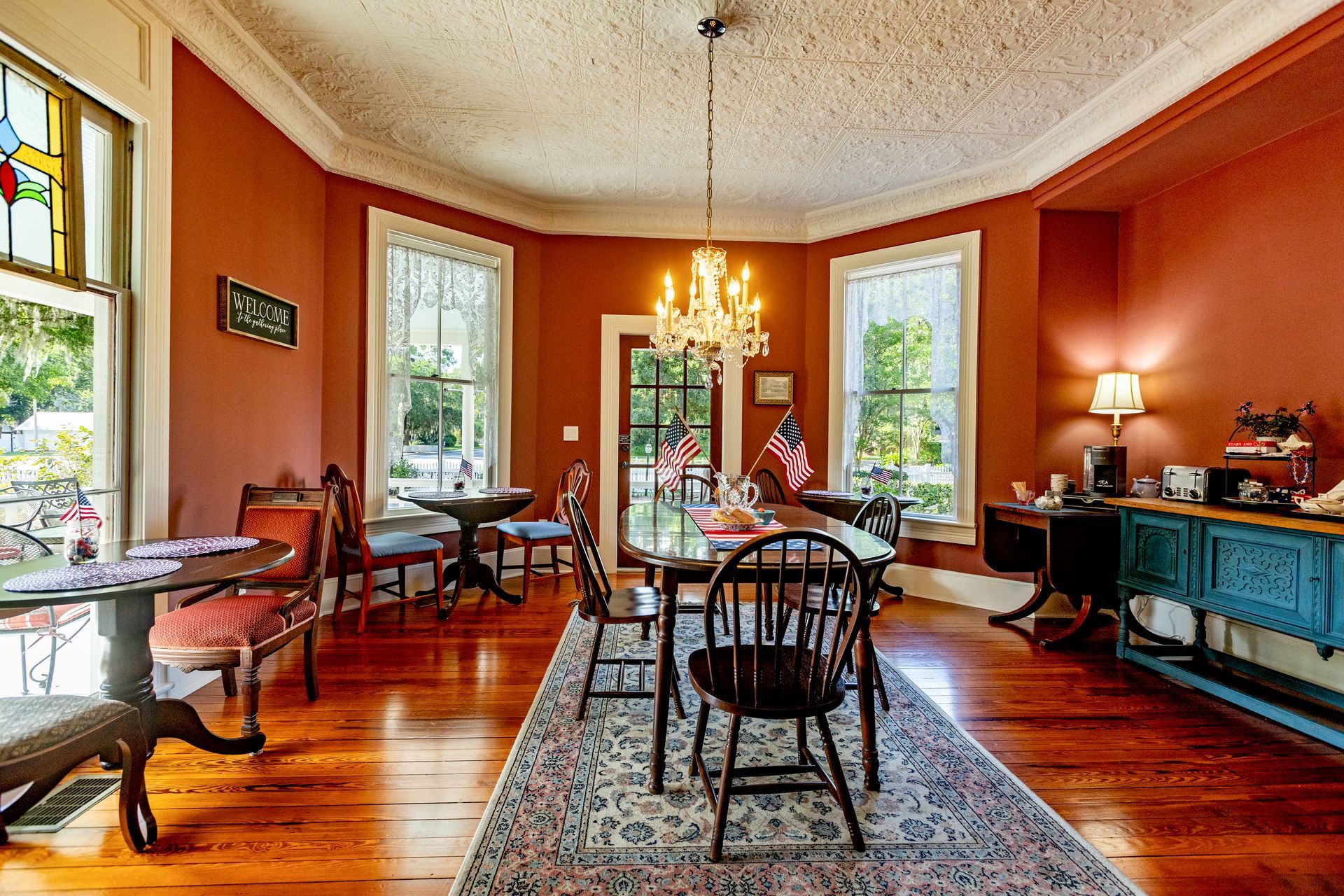The beautiful Camellia Rose Inn - the best hotel in Gainesville, FL.