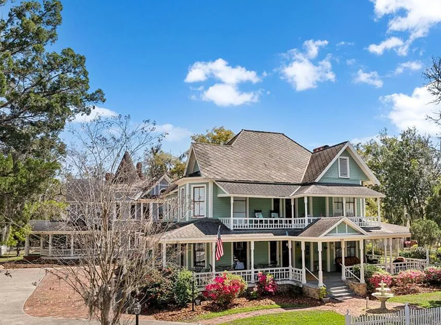 Interior and exterior of the Camellia Rose Inn - rent the inn as a whole home AirBNB or VRBO.