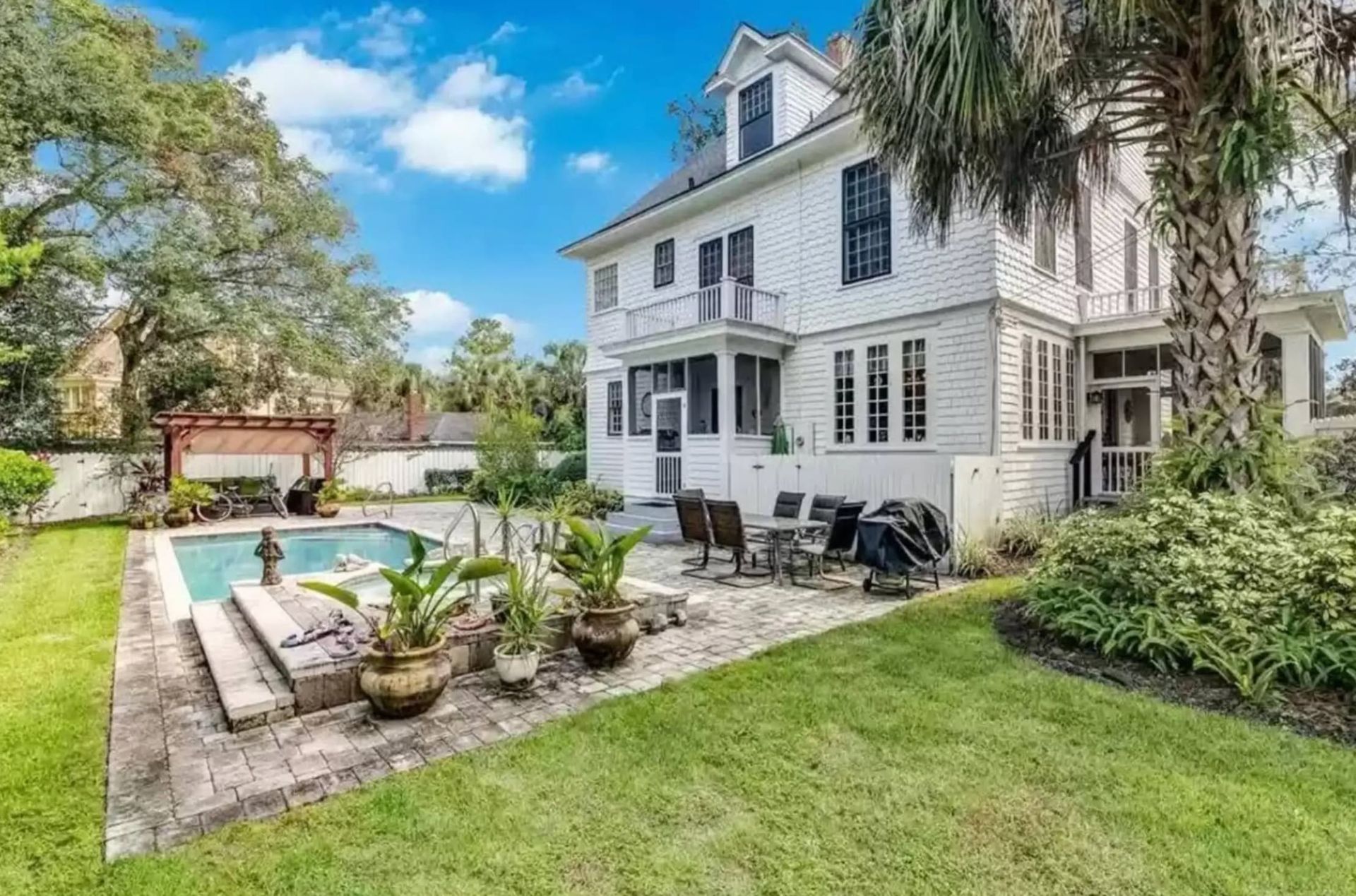 One of StayGainesville's AirBNB which can be booked directly to save fees