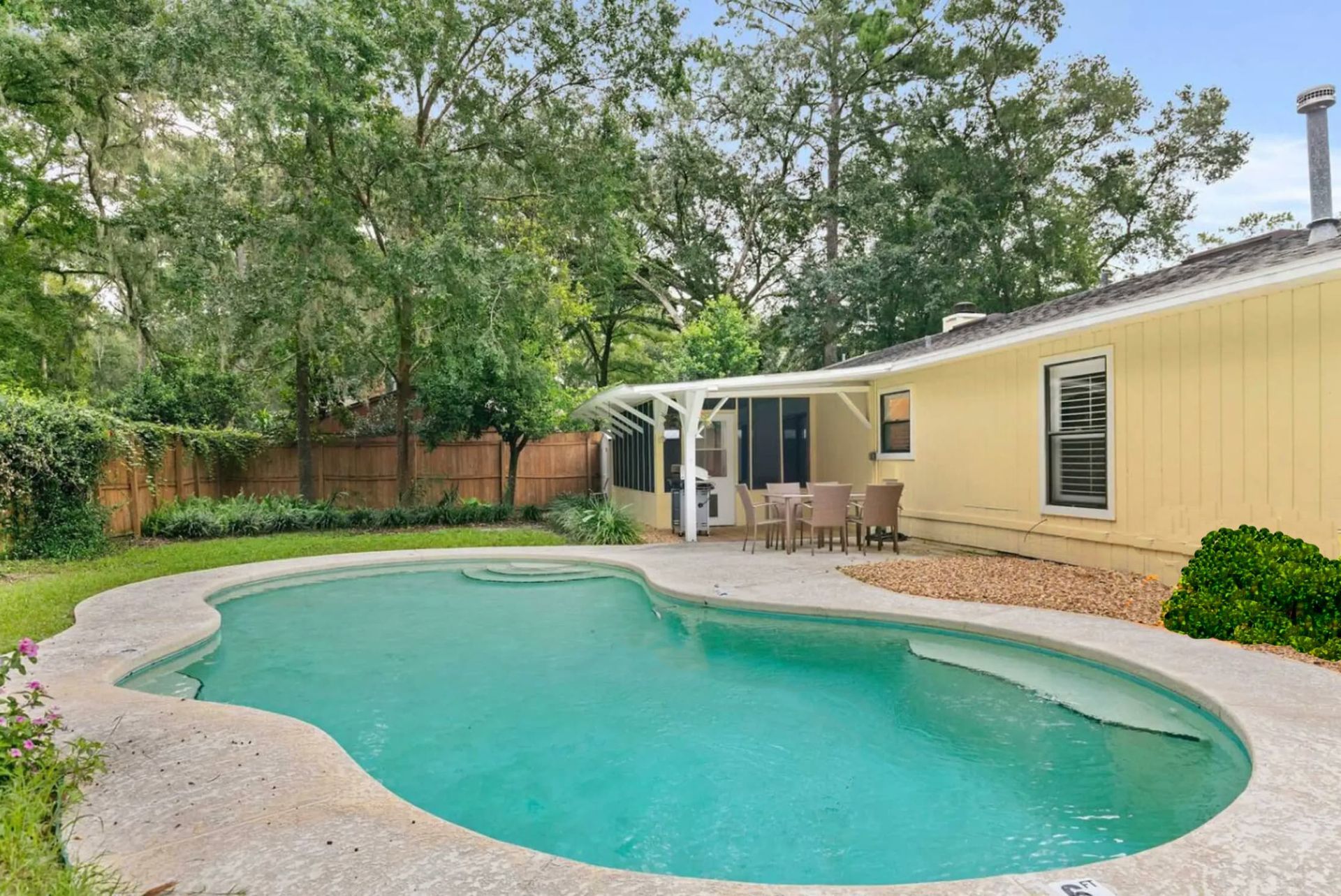 Beautiful newly renovated pool home with StayGainesville