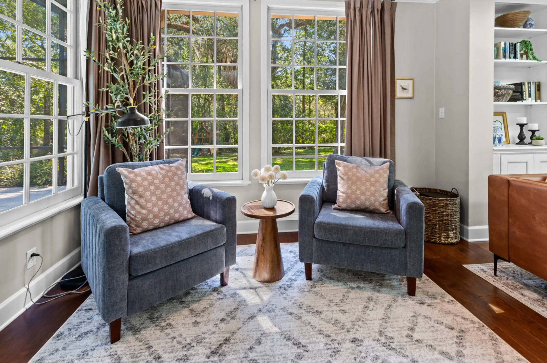 StayGainesville property sitting area