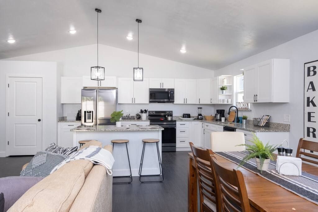 New Short Term Rental Minutes from Downtown High Springs