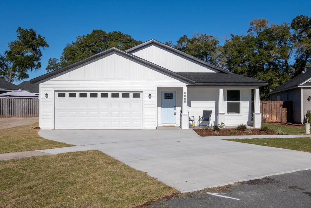 New Short Term Rental Minutes from Downtown High Springs