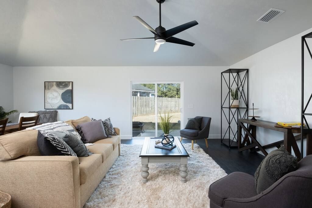 New Short Term Rental Minutes from Downtown High Springs