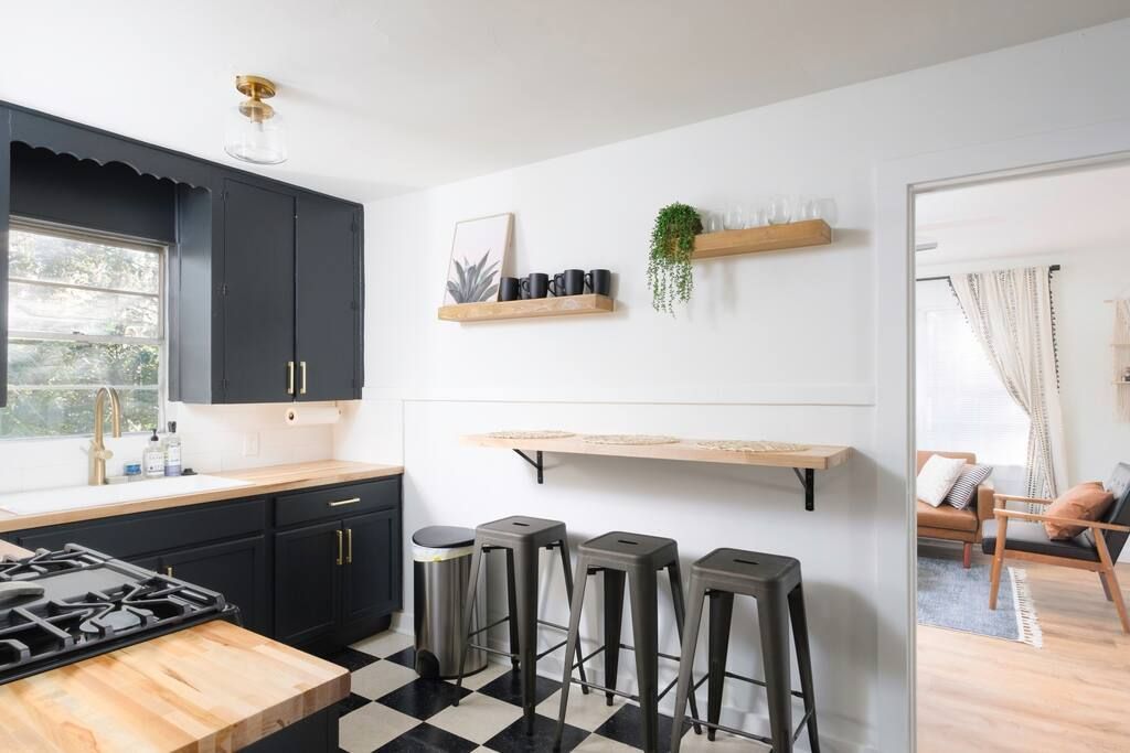 Updated 2 Bedroom in Downtown Gainesville 