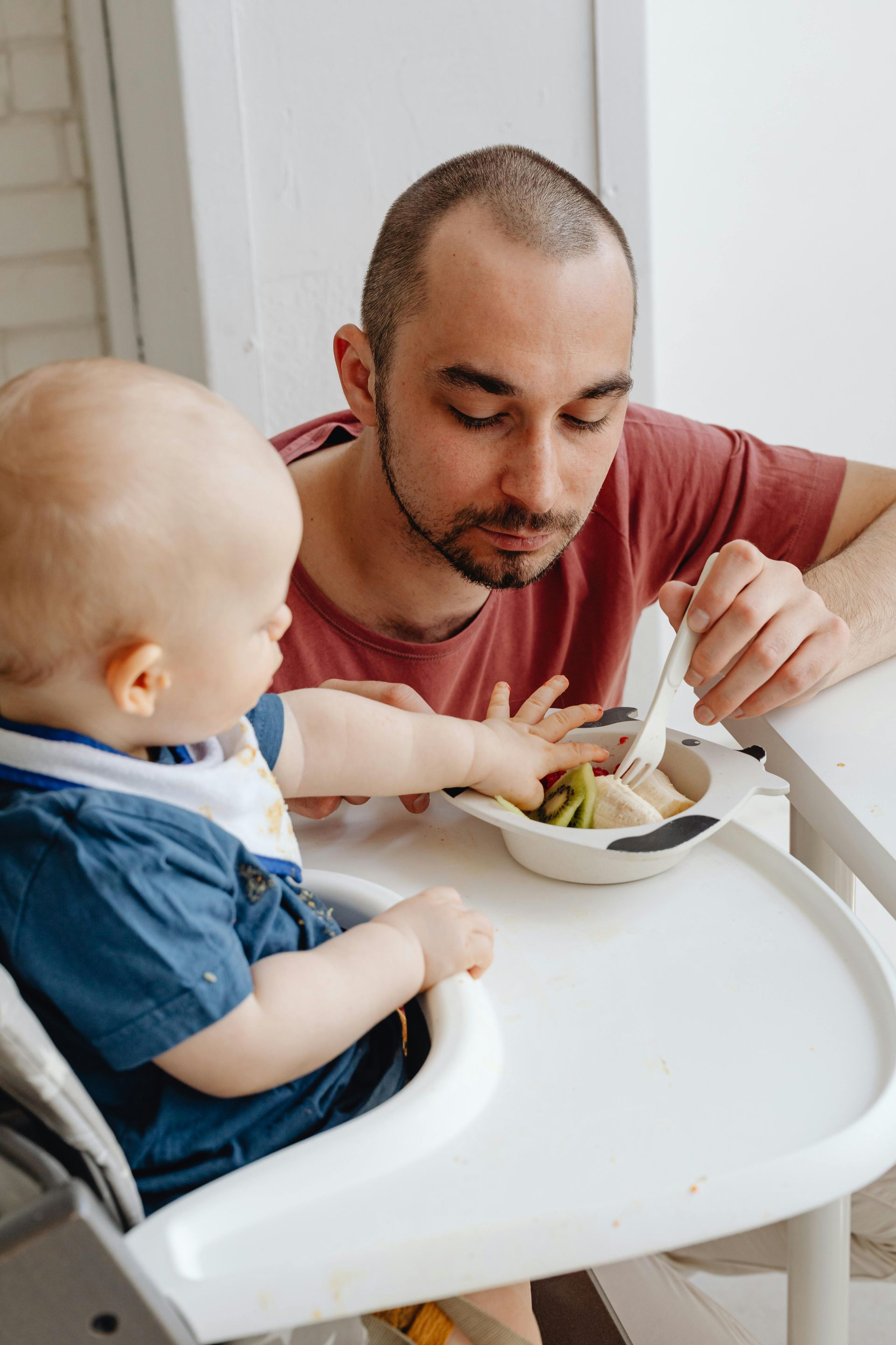 Discover tips for safely and enjoyably introducing your baby to solid foods, including the best firs