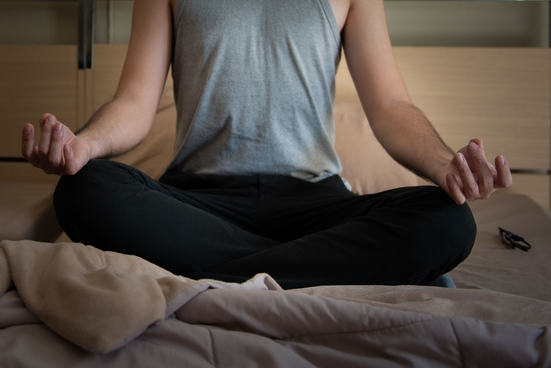 Meditate on the bed before sleep