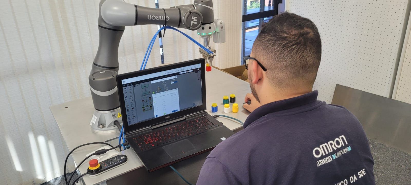 Programação de equipamentos Omron