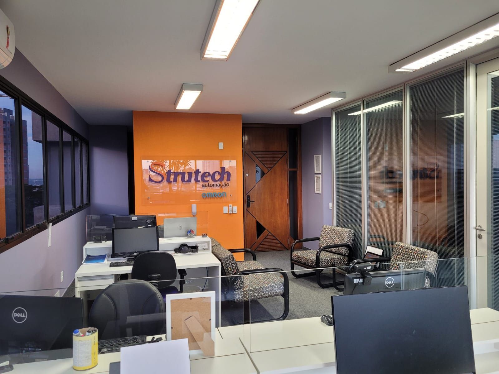 Strutech Distribuidora Especializada Filial