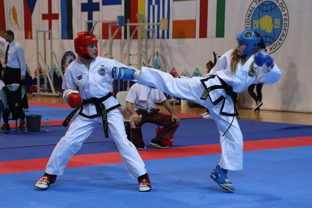 Ella Barnes vs Sharmena Lukashevicha of Latvia in 2022 European Senior Ladies -57kg Sparring Ella Barnes vs Sharmena Lukashevicha of Latvia in 2022 European Senior Ladies -57kg Sparring